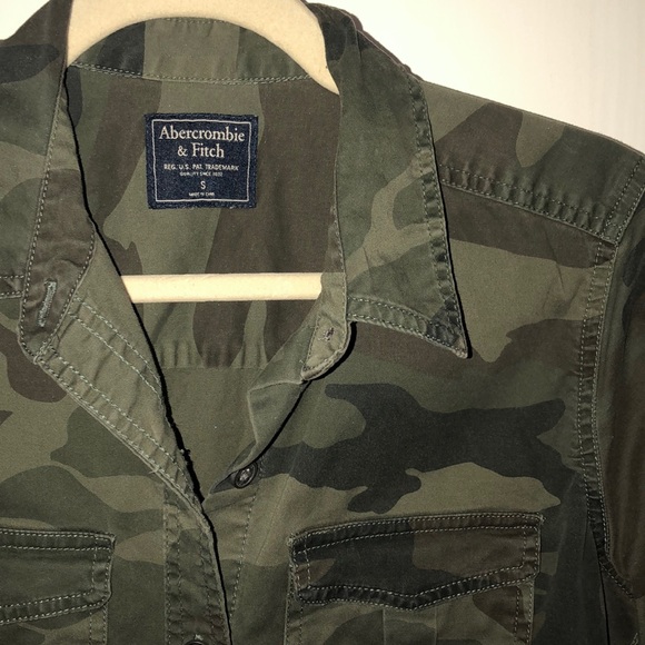 Abercrombie & Fitch Camo Button Down - Picture 3 of 4